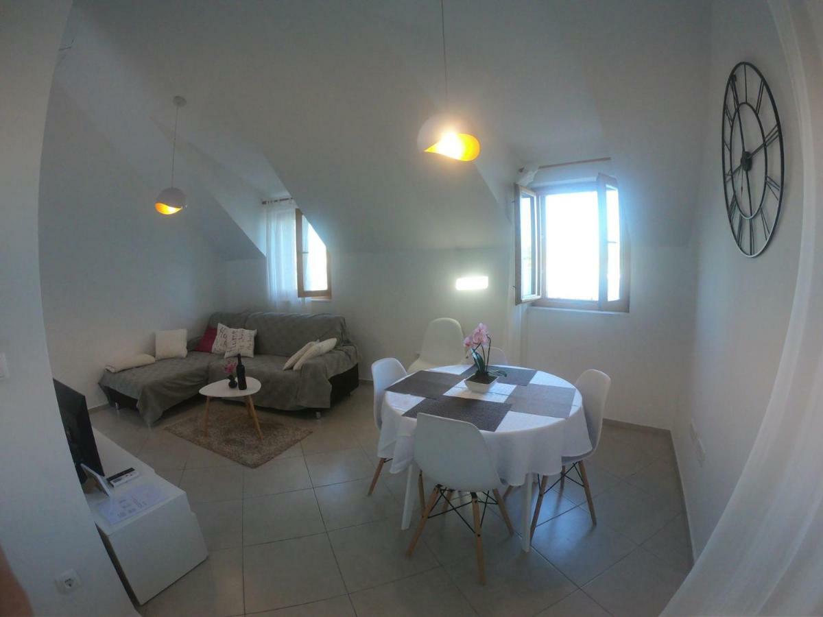 Apartment Vesna Primosten Exterior photo